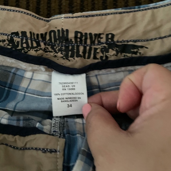 Shorts - Picture 3 of 4